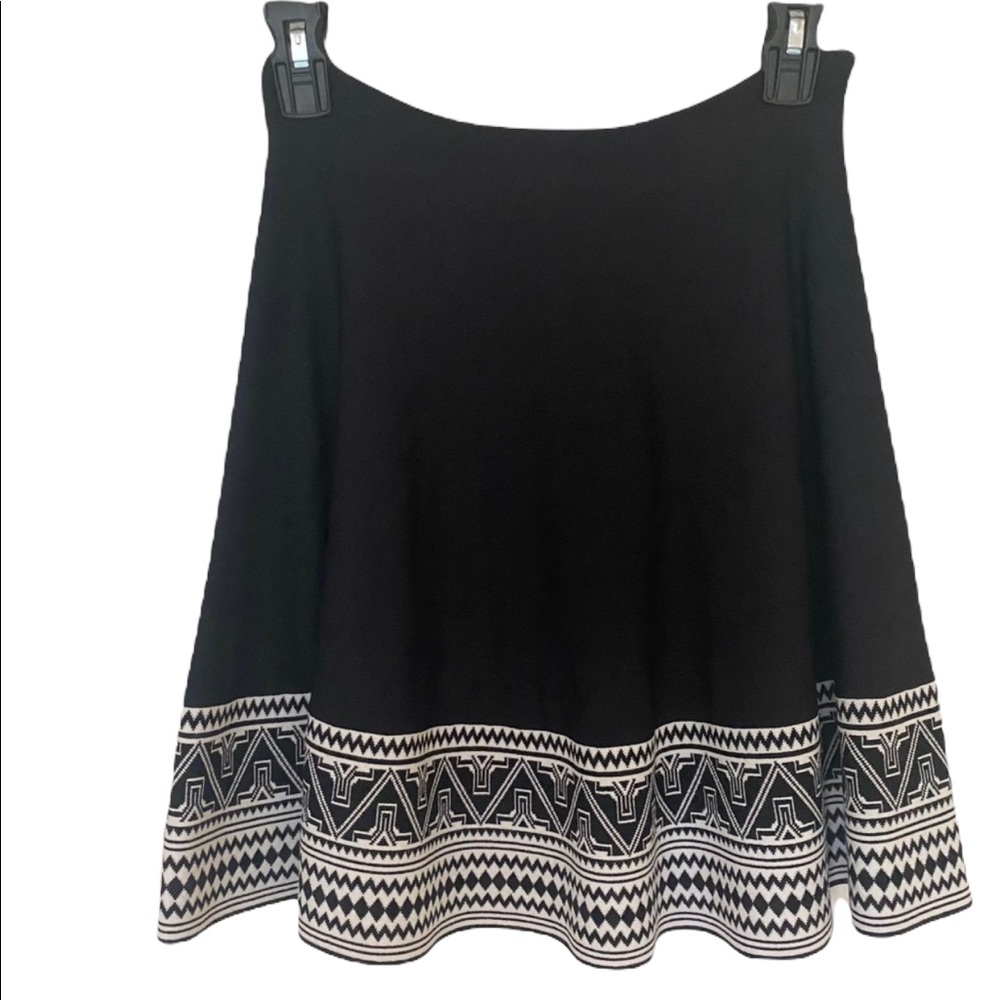 Ya Los Angeles Black & White Aztec Skirt Size M